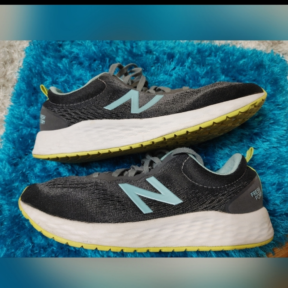 NEW BALANCE Blue, Grey Athletic Running Sneakers Size 9.5 - Picture 2 of 10